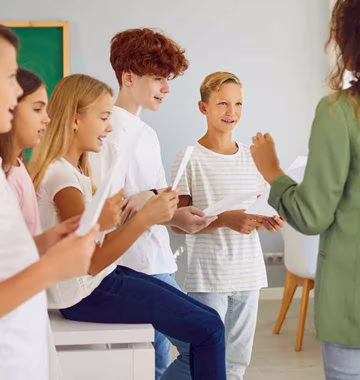 students-reading-in-class